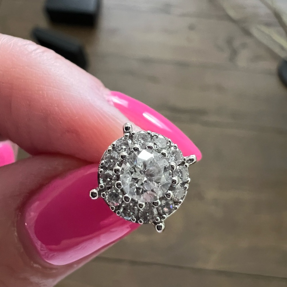 ✨R.H. Macy & Co. Fine Jewelry✨ Diamond Earrings - Picture 4 of 10